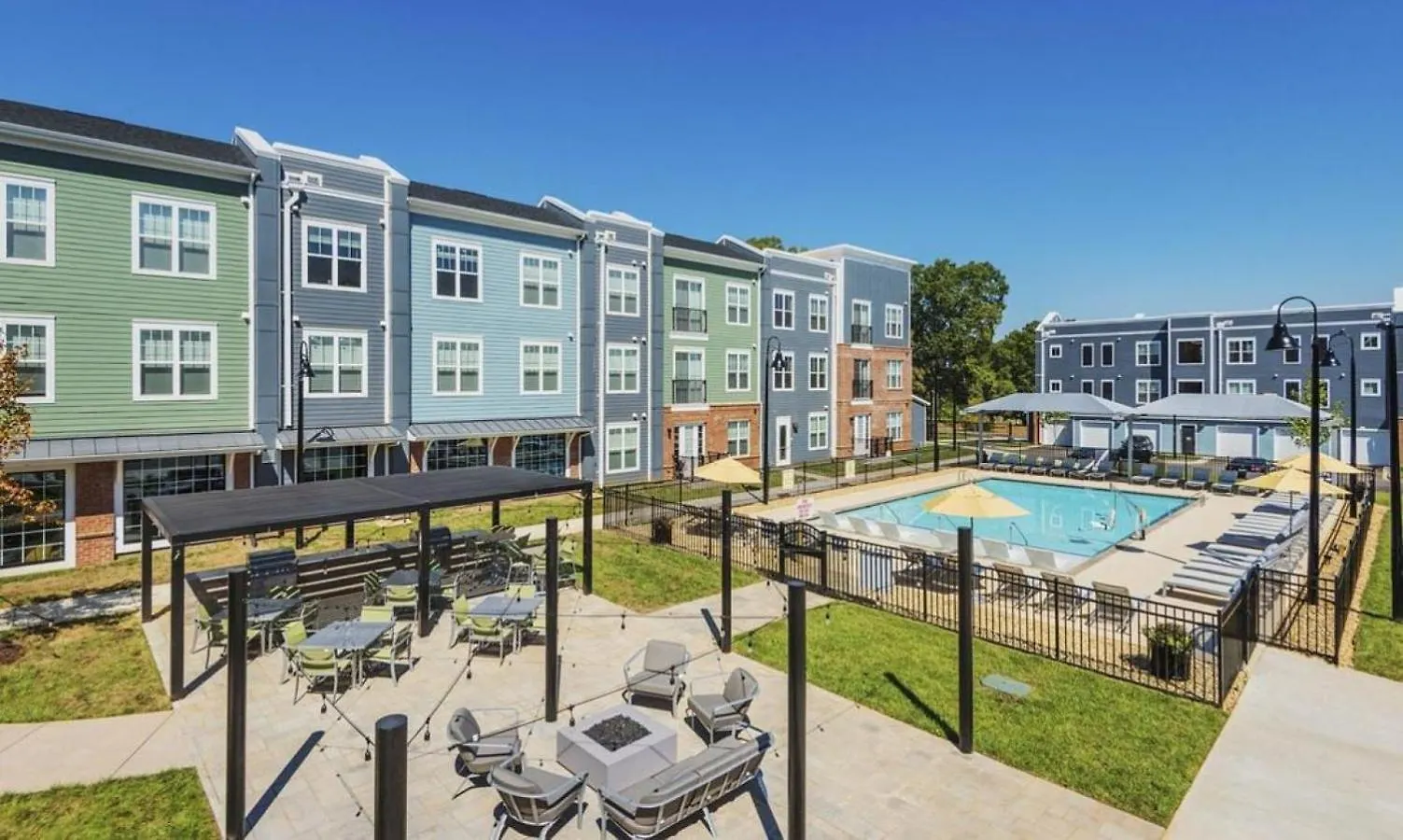 Landing At Pine 25 North End - 1 Bedroom In Tryon Hills Charlotte Apartment